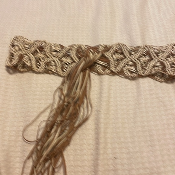 Lord & Taylor woven tie belt